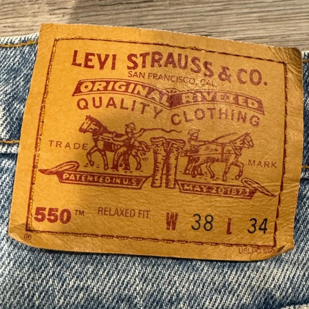 Vintage‎ Levis 550 Distressed Jeans Made in Canada Mens 38x34 (36x33.5)